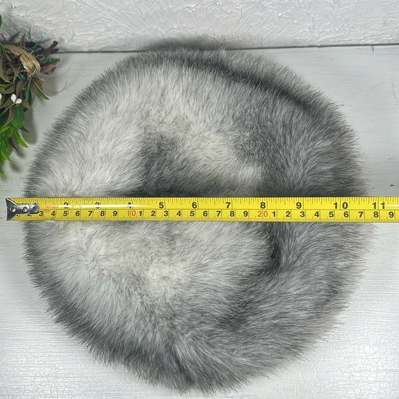 Beret Gray White Black Faux Fur Cold Weather Beret Hat w/ Elastic headband - Picture 11 of 11